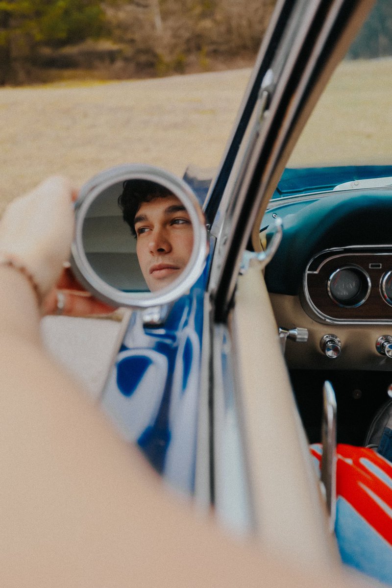 AustinMahone's tweet photo. one week until “Rearview” 🔥 pre-save / pre-add here: https://t.co/zGwBc7cUOx https://t.co/TZRULK0J1D