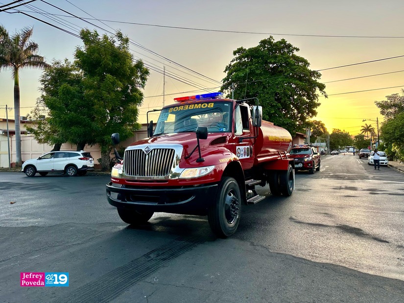 Nicaragua905's tweet image. Bomberos envían #cisternas para nueva estación en el municipio de #León, garantizando así #seguridad y bienestar a las familias.