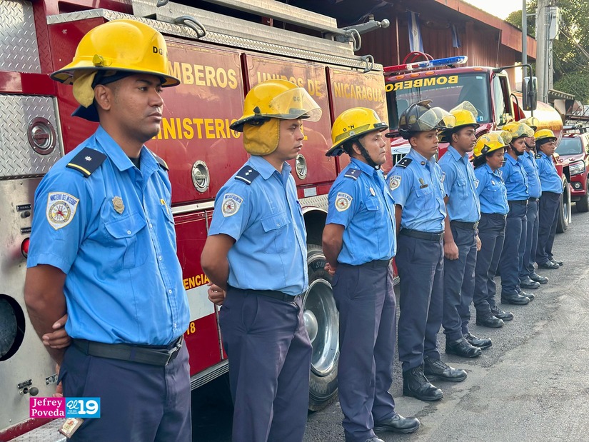 Nicaragua905's tweet image. Bomberos envían #cisternas para nueva estación en el municipio de #León, garantizando así #seguridad y bienestar a las familias.