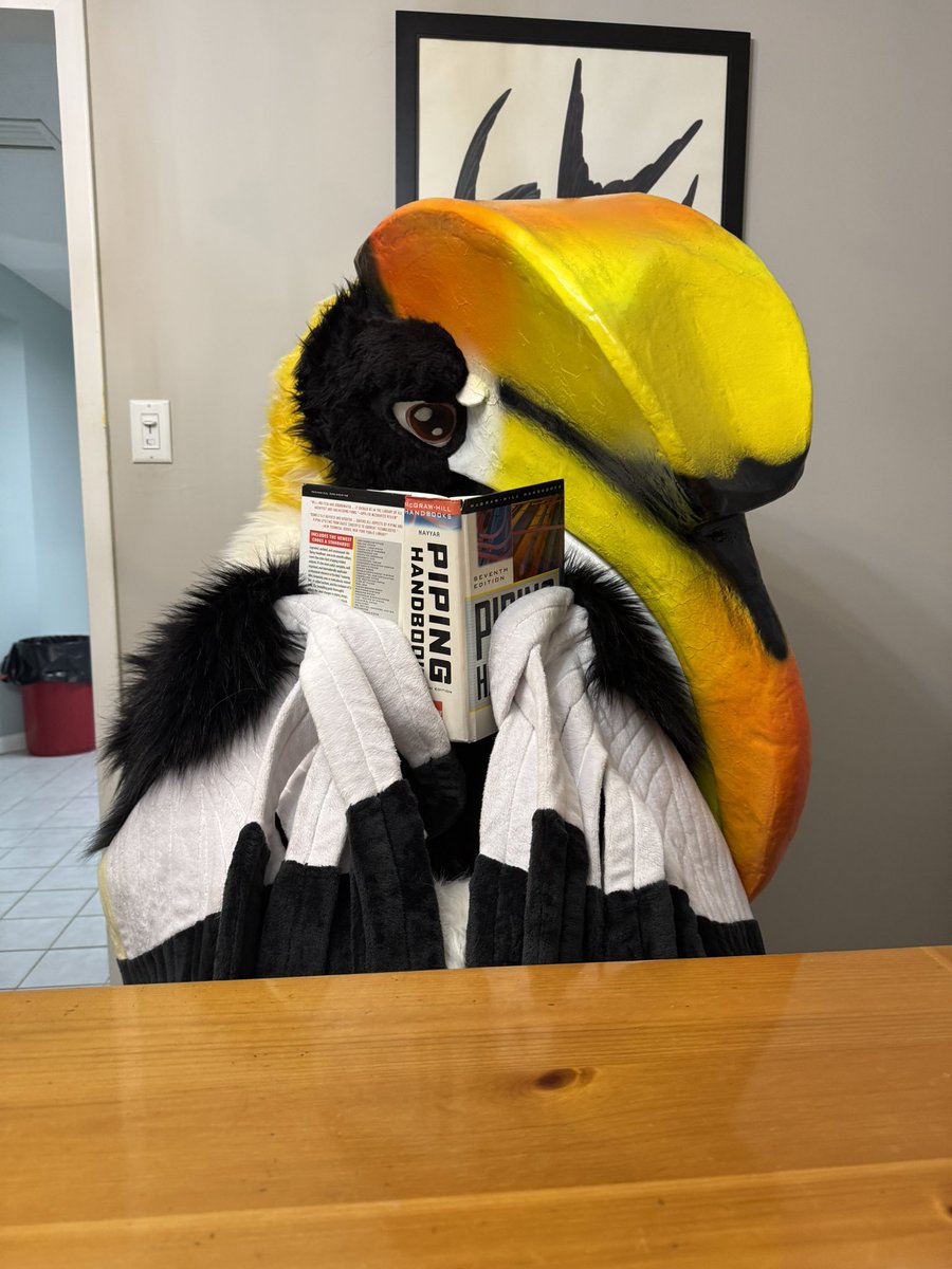 Hmm… I forgor how to read… what does this book say? ;> 📖🐦

Happy #FursuitFriday my friends!💛
#fursuit #fursuiter #fursuiting