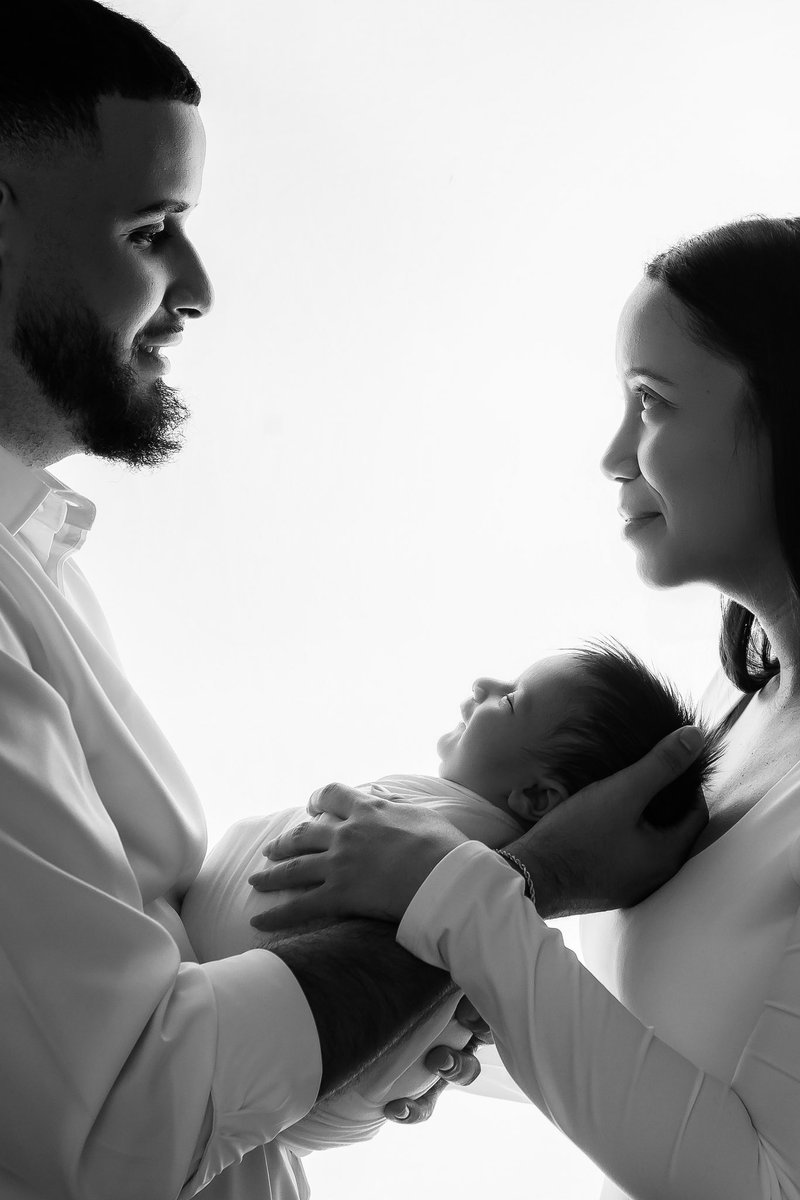 l0vesteph's tweet photo. The Fernandez Family 🤍 https://t.co/hvlCa1qd5A