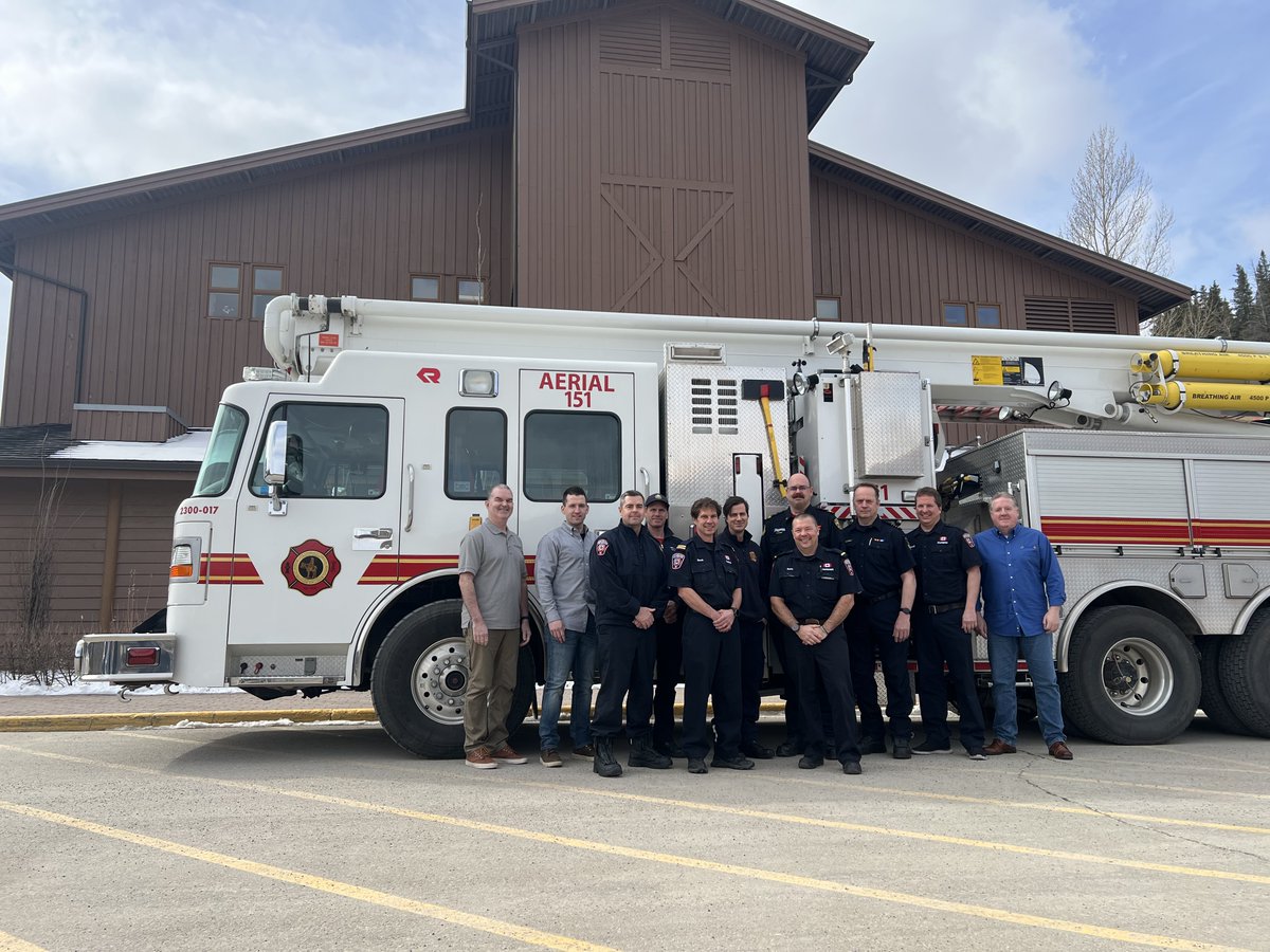 AOYSFireTrain's tweet image. Another great week as we wrap up a Blue Card Train-the-Trainer hosted at Cochrane Fire Services, Alberta. Eight new Blue Card Trainers representing 5 different area agencies. A great week in memory of Captain Huw Jeffries.

#bluecardcommand #bluecard #bshifter #firecommand
