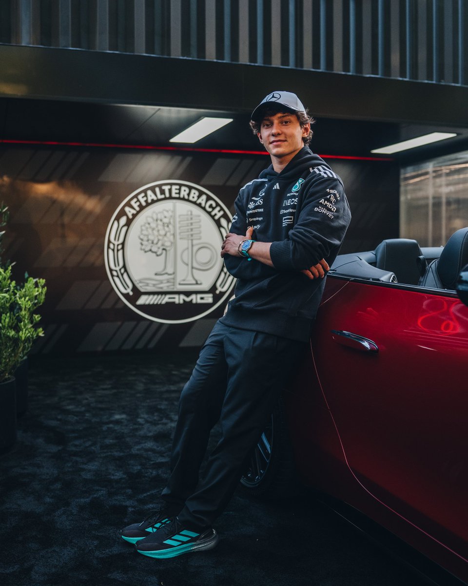 MercedesAMGF1's tweet photo. When in Melbourne 🤩

A special evening at the Mercedes-AMG Lounge 🥰 https://t.co/7eqeCbmUa9
