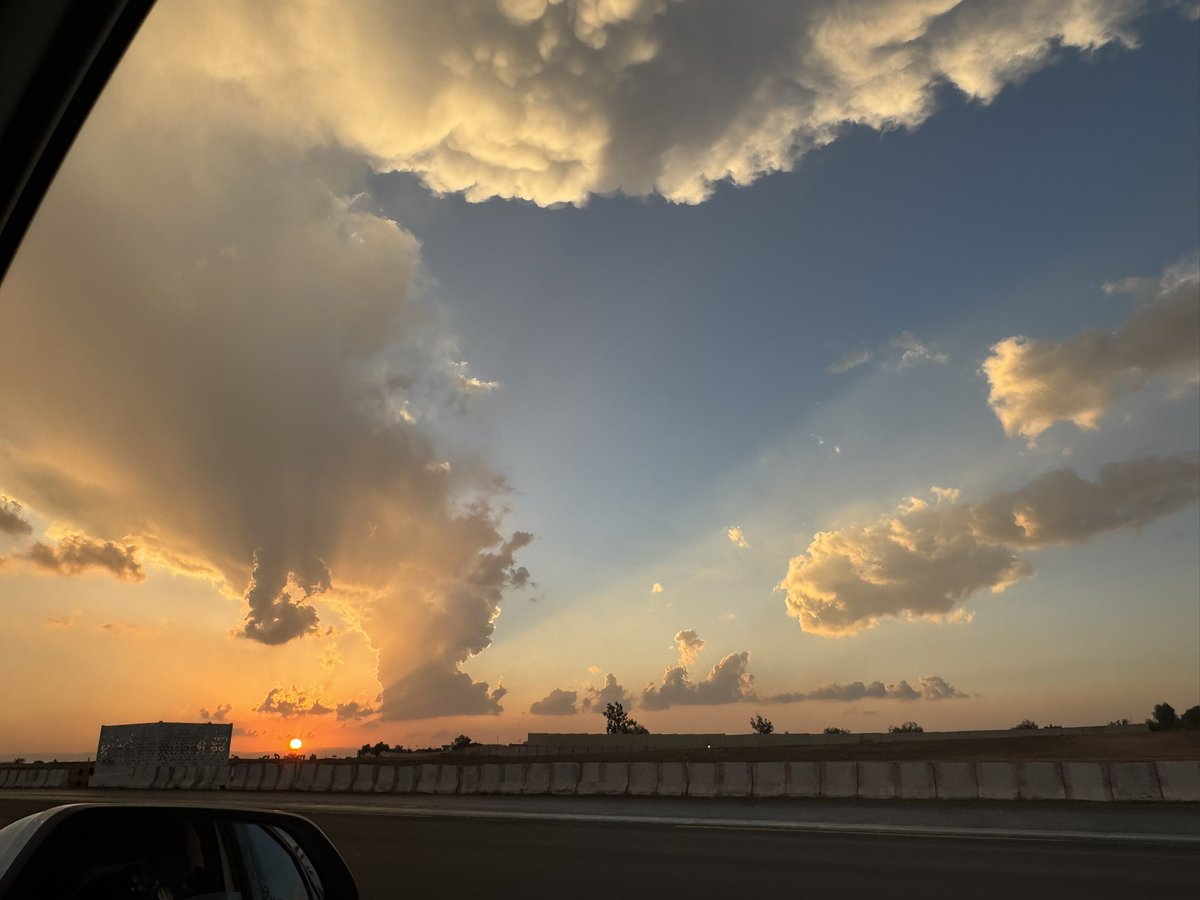 حدثوني عن أجمل ماتراه العين ؛ أُحدثكم عن سماء الخالق✨😢..