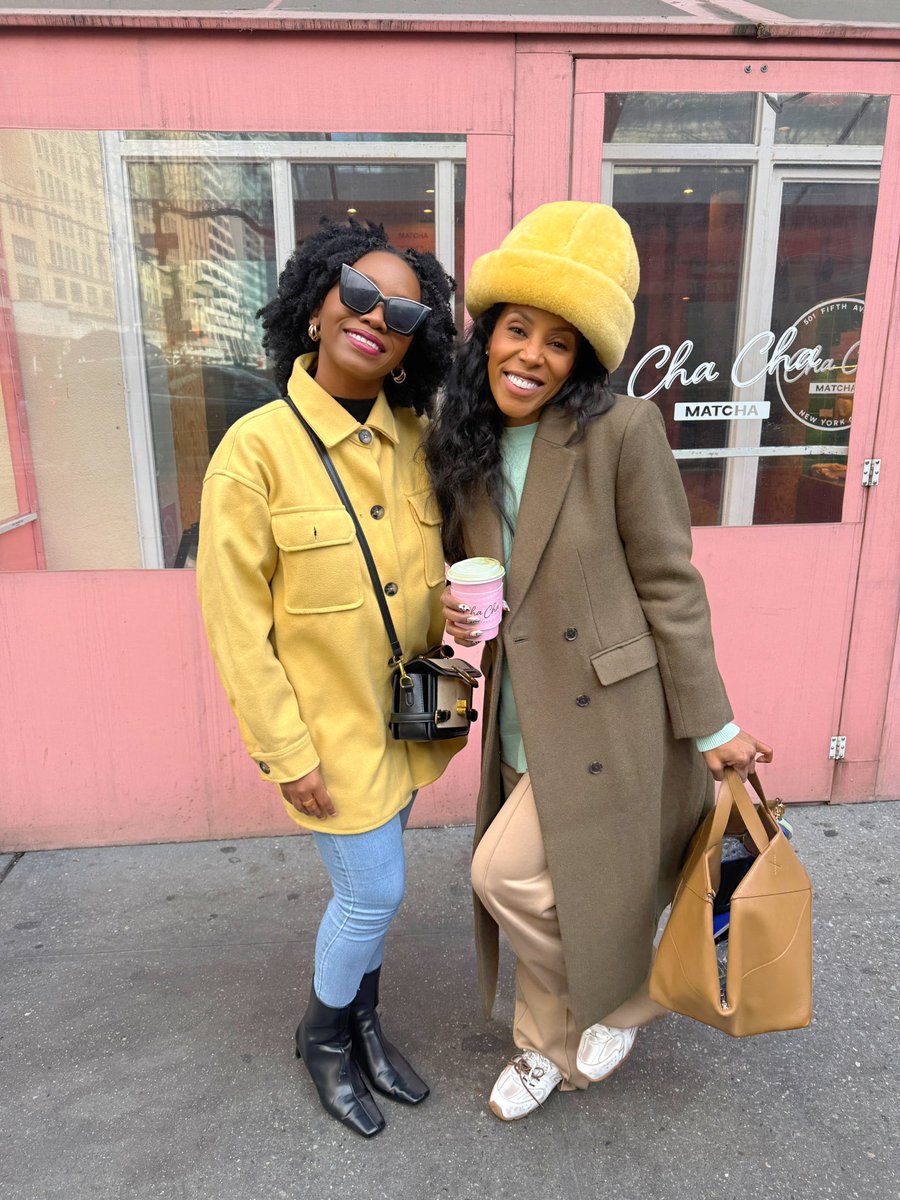 God really is a way maker. 

Met my fave stylist and creative director of years in the streets of #NYC!! The impeccable !! <a href="/juneAmbrose/">juneambrose ®️</a>! What a cool experience.. what a kind person she is. 😭

God is really who he says he is. I bless the name of the loving God, Jesus Christ! 🥹🙏🏾
