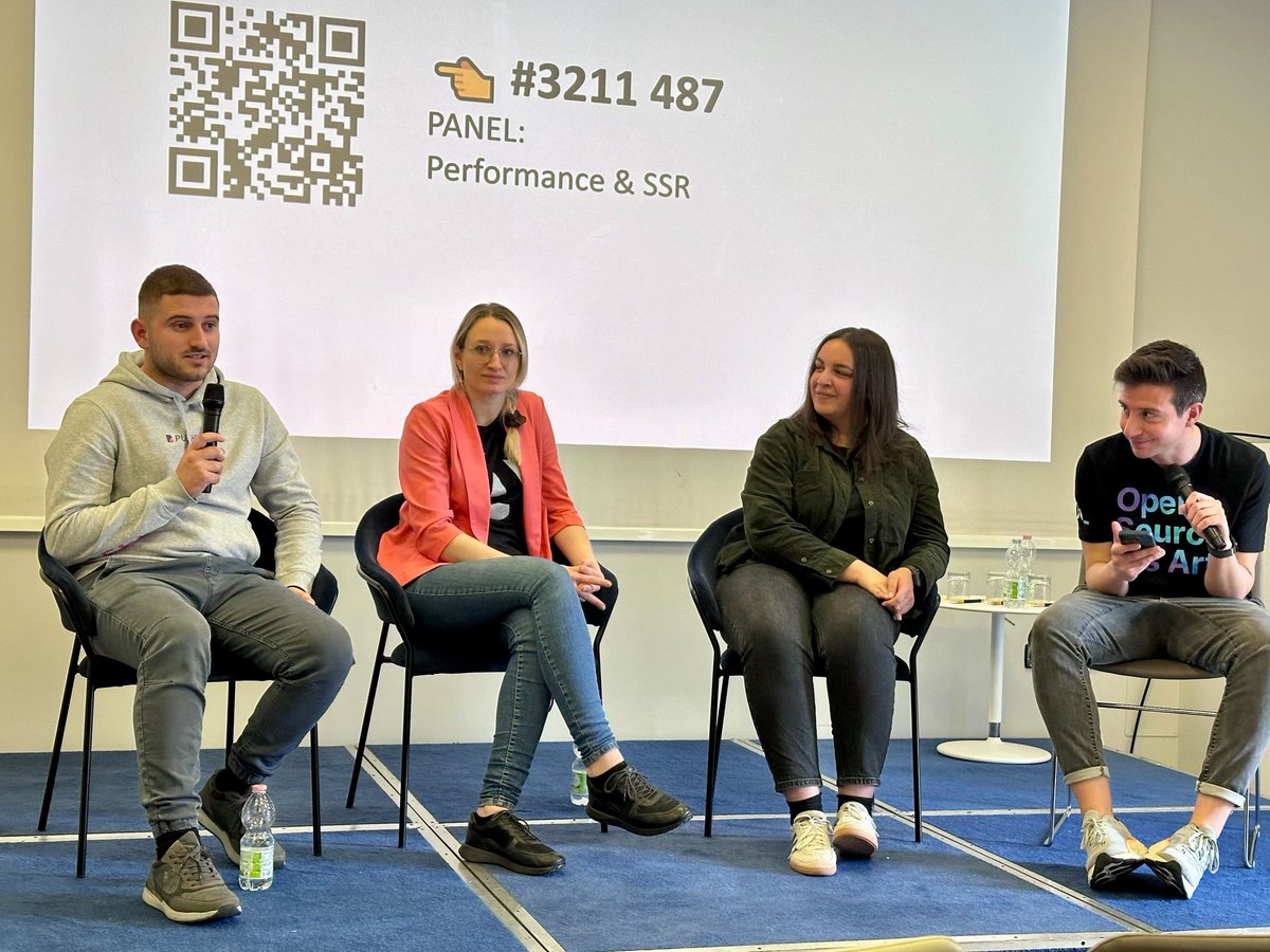 PushBased's tweet image. 🌟 NgVenice Panel in Action! 🌟
@Enea_Jahollari is on stage with Angular experts, tackling performance, best practices &amp;amp; the future of Angular! 🚀
🔥 Great insights &amp;amp; real-world challenges—exciting discussions happening!
📸 Live from the panel!
#NgVenice #Angular #TechTalks