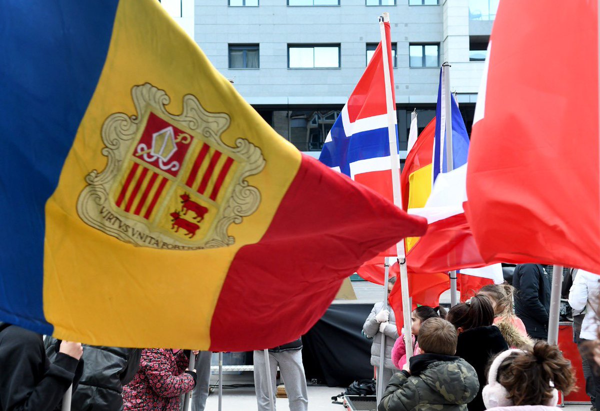 Dia de la Constitució d’Andorra, una data que recorda els nostres valors, la nostra història i el camí que hem recorregut com a país. Amb l’esperança de seguir creixent junts, preservant la nostra identitat i les nostres arrels, celebrem amb orgull tot allò que ens fa únics.