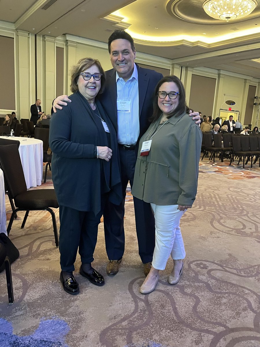 Running into two of my favorite people at ⁦<a href="/awpagesociety/">Page Society</a>⁩ spring seminar !!!! Maria Russell and Hillary Goodman!!!