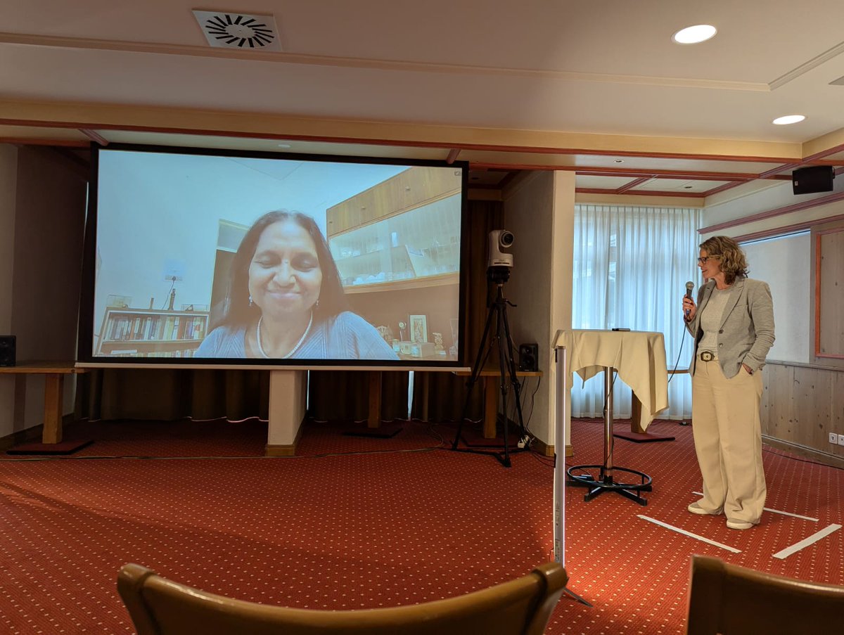 Pr. Amita Aggarwal talked about guidelines for lupus nephritis management. Thank you ! #JIRWinterSchool #LupusNephritis