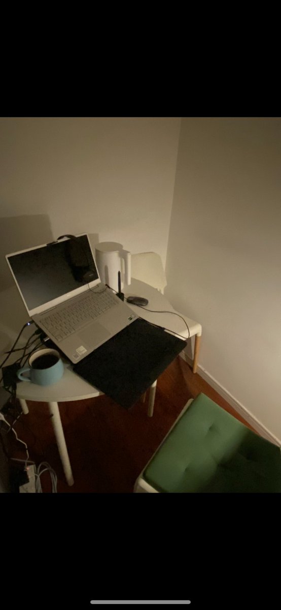 Miv4t_'s tweet image. Work environment and sketchbooks
【The cup contains medicine】