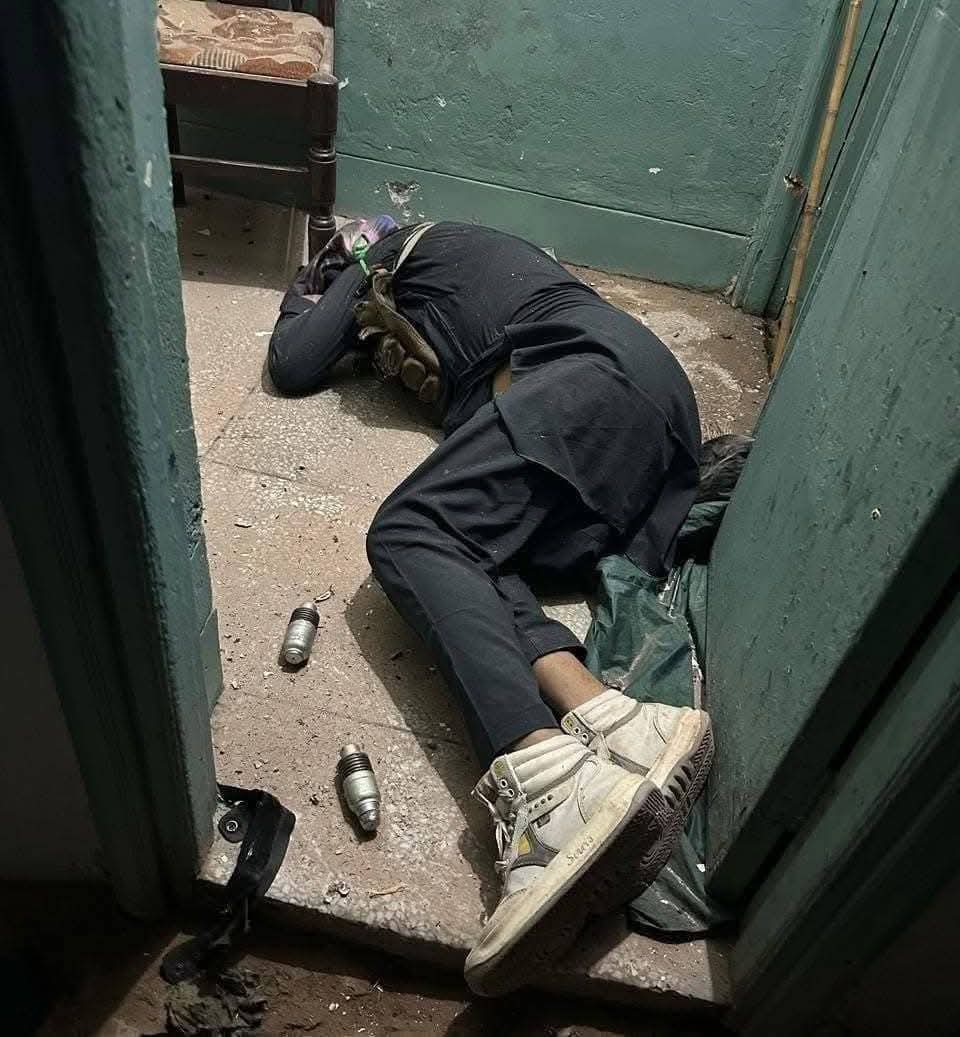 خدایه!
په داسې حال کې مې ساه واخله چې ته راضي یې رانه.
ریښتیني عاشق..😰