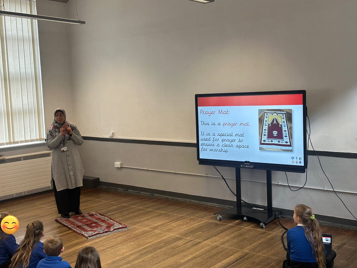 OwstonPPA's tweet image. Mrs Sharaf delivered an inspiring assembly on Islam to each year group, sharing fascinating artefacts and insights into her faith ✨

A wonderful opportunity for our students to learn, ask questions, and celebrate diversity! ☪️🕋

#ReligiousEducation #CulturalUnderstanding