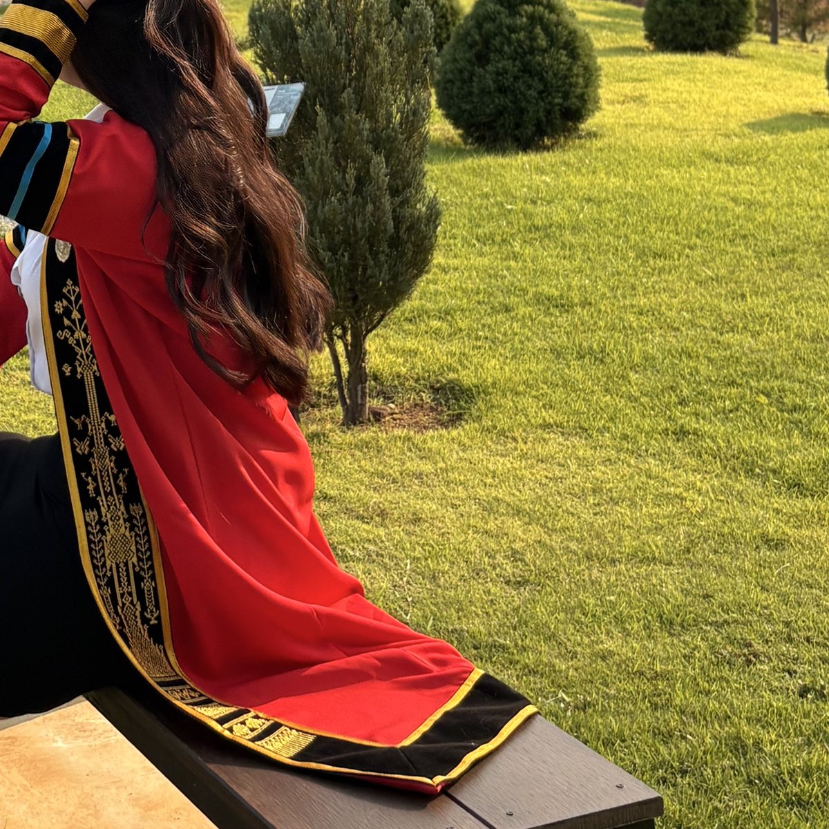 minormkk's tweet photo. yayyy🎓 https://t.co/rzUZuTCnAX
