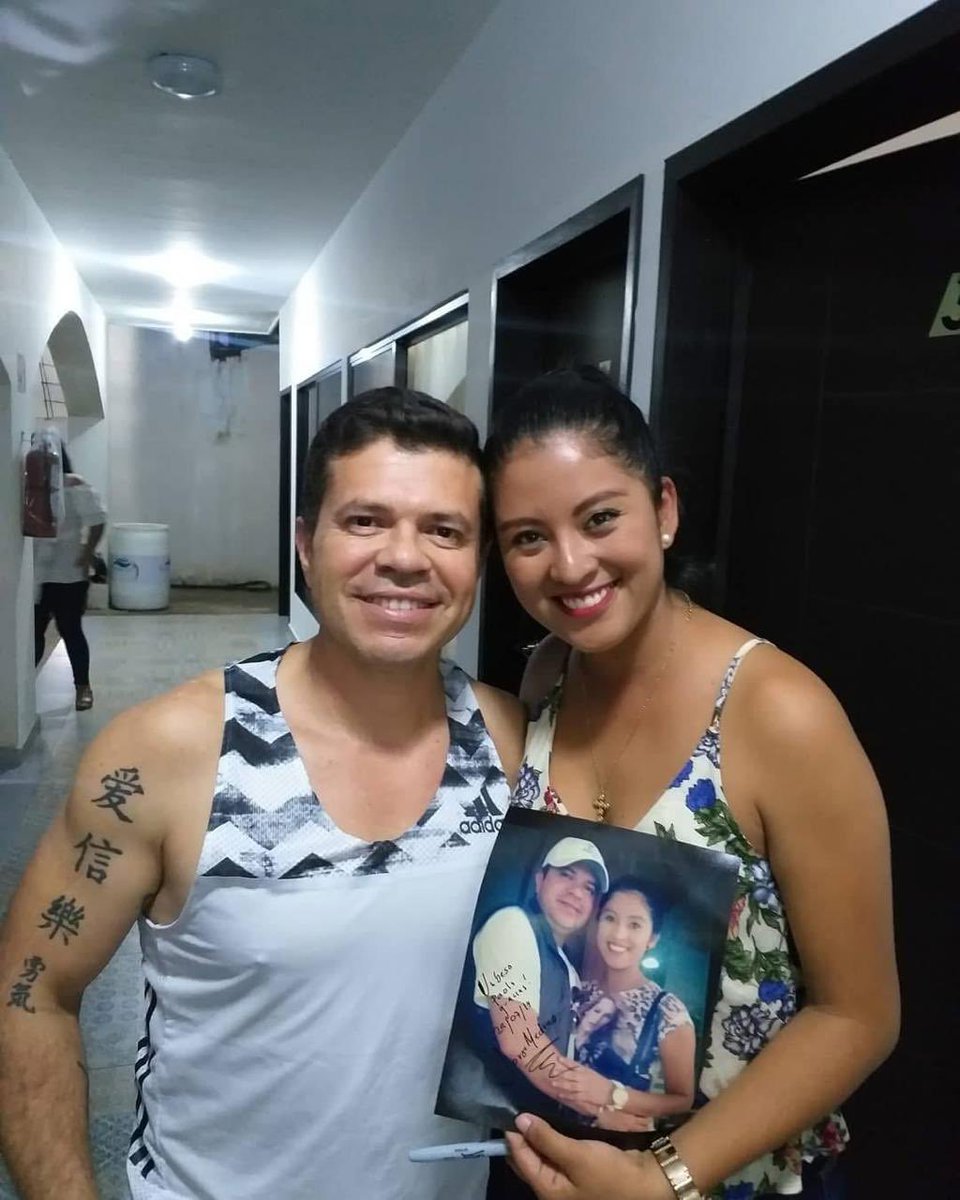 Paola_DM95's tweet photo. ¡Modo fan activado! Hoy toca ver a @j_medina37 ¡Solo quiero actualizar la foto de la foto! Jaja ¡QUE EMOCIÓN! 😍🤩 https://t.co/LbtxaJQbmO