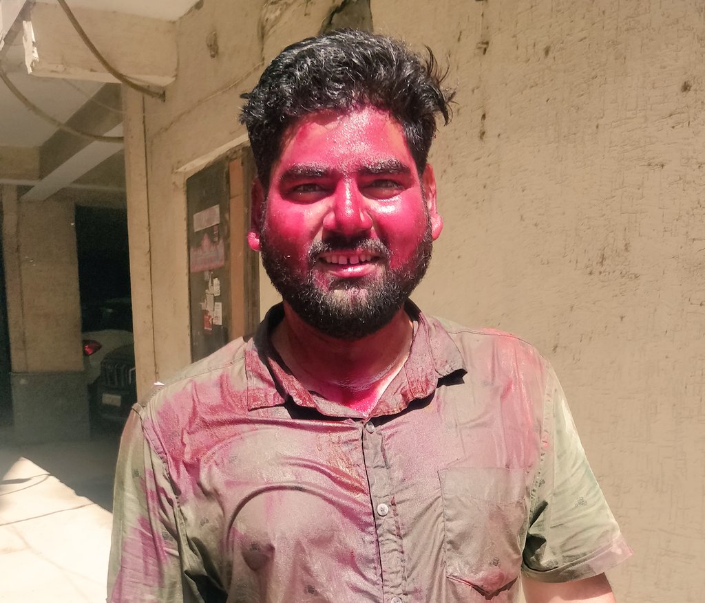 devbrat06's tweet photo. Happy Holi.. https://t.co/bgoKDmKxtO