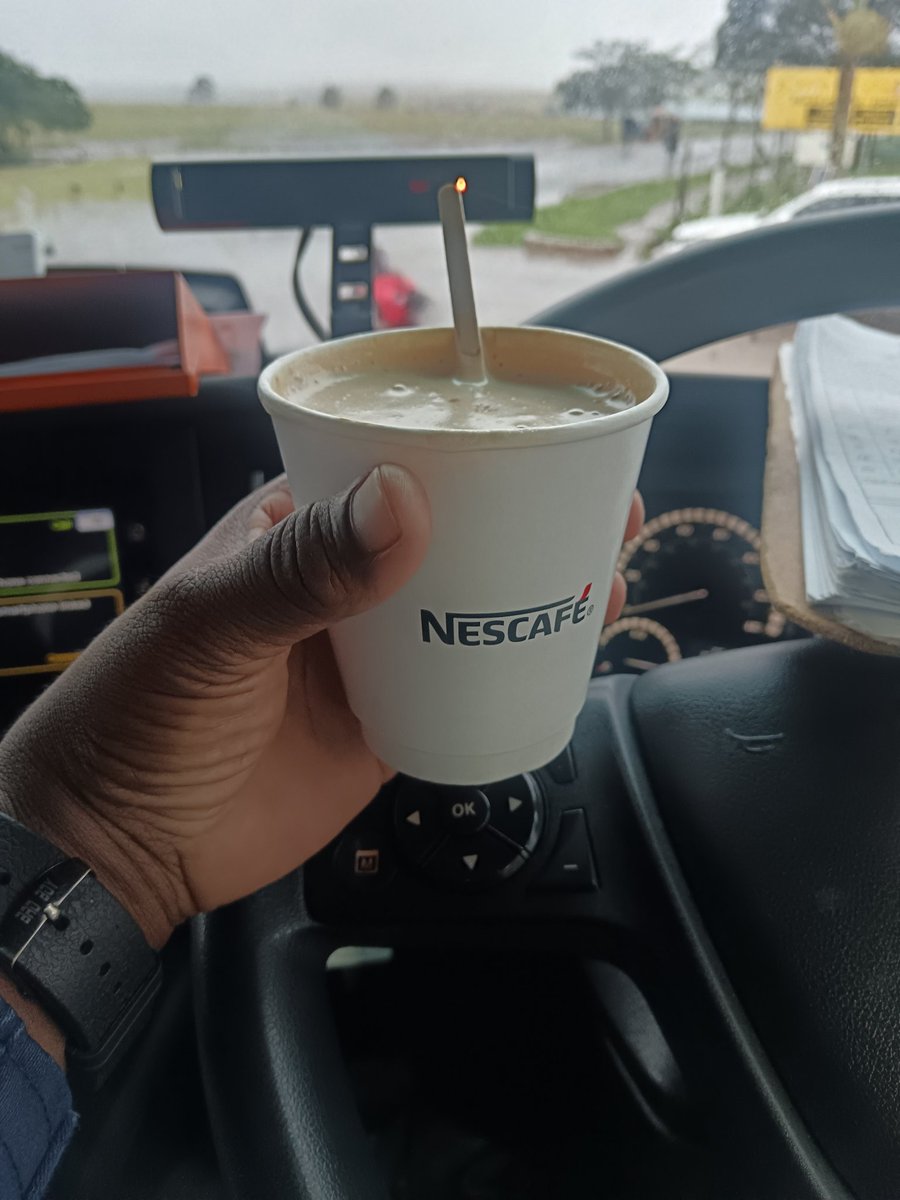 Siphuza icoffee kuyi Friday ntambama eBizana,kubi imvula ina🌧️☔ waya waya