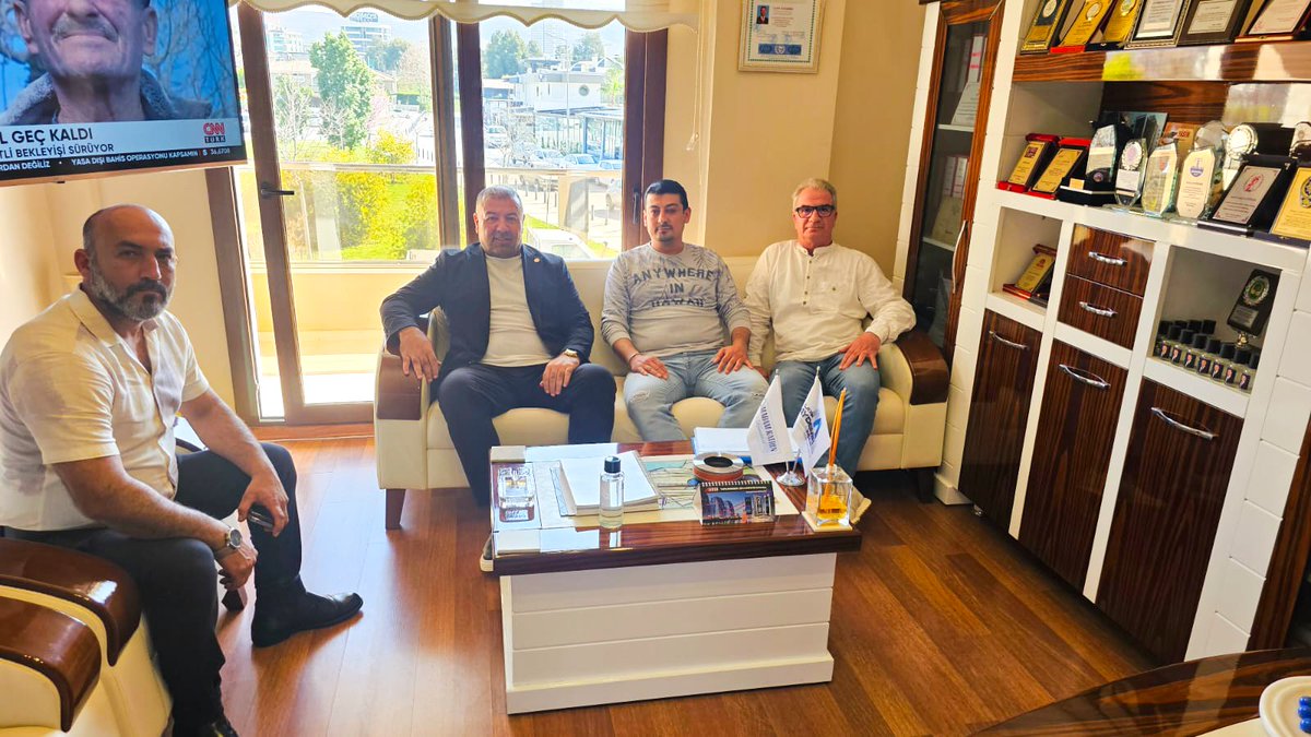 AtaKurtYardim's tweet photo. İzmirin sevilen iş insanı Latif Aydemir ile Ata Kurt Yardım Derneği Yönetimi olarak görüşme yaptık. Misafir perverliklerinden ötürü kendisine teşekkürü borç biliriz.
@_FatihAydemirr @LatifAydemir35 @BurhanI72436
#izmir #keşfet https://t.co/eFMBim71IZ