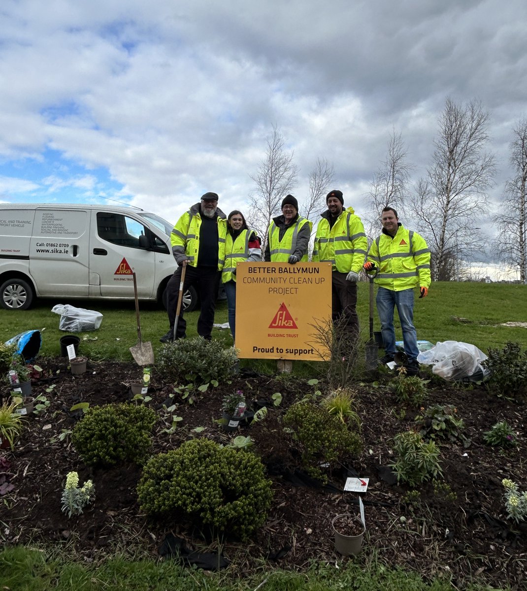 SikaIreland's tweet photo. Today our team volunteered to pick up litter and plant flowers as part of #BetterBallymun. 🌻 ♻️

Sika Ireland has always been committed to supporting our local community, and we’re excited to continue making a positive impact here for many more years.

#30YearsofBuildingTrust https://t.co/N9KS4Xm2PX