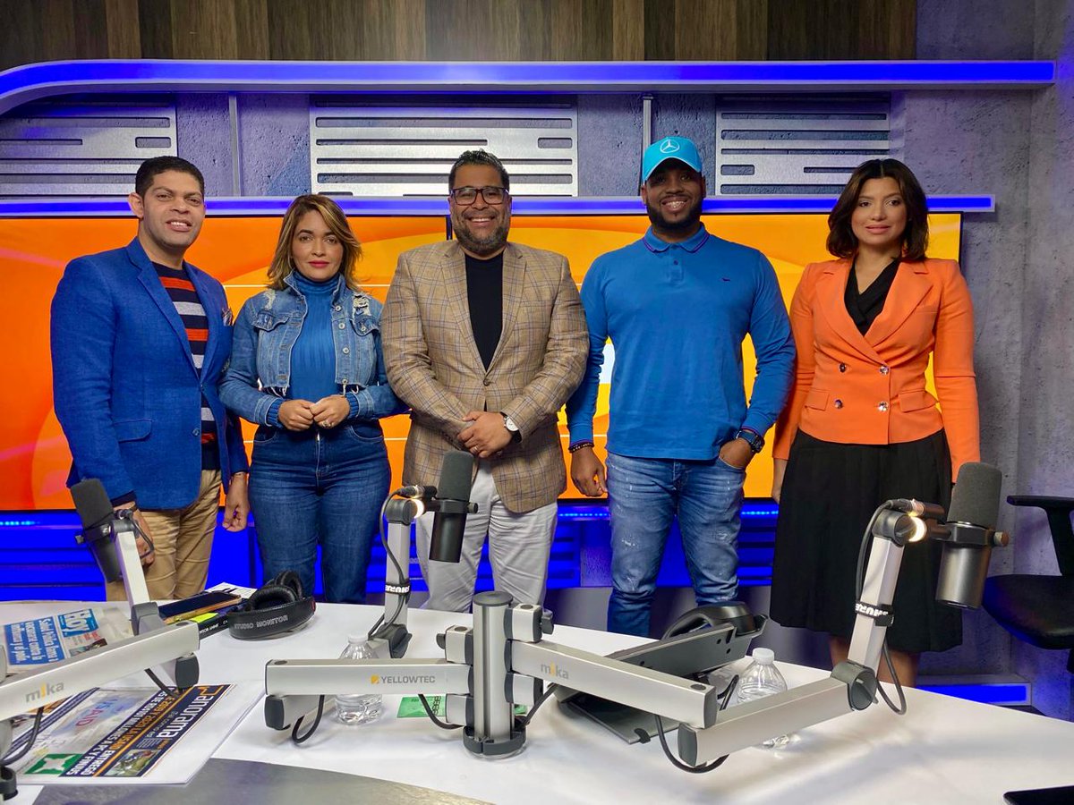 SUMAMENTE agradecido de las y los jóvenes ESTRELLAS <a href="/ElvinCastillo/">Elvin Castillo</a> <a href="/ktaverasd/">Kimberly Taveras</a> <a href="/johngarciaortiz/">John Garcia</a> <a href="/Nildaalaniz/">Nilda Alaniz</a> <a href="/dcaminero/">Danny Caminero</a> y <a href="/alfredodelacruz/">Alfredo de la Cruz C</a>, por darme la oportunidad de compartir algunas impresiones sobre nuestro Partido, en el Programa @panoramadelamanana, que crece y se fortalece