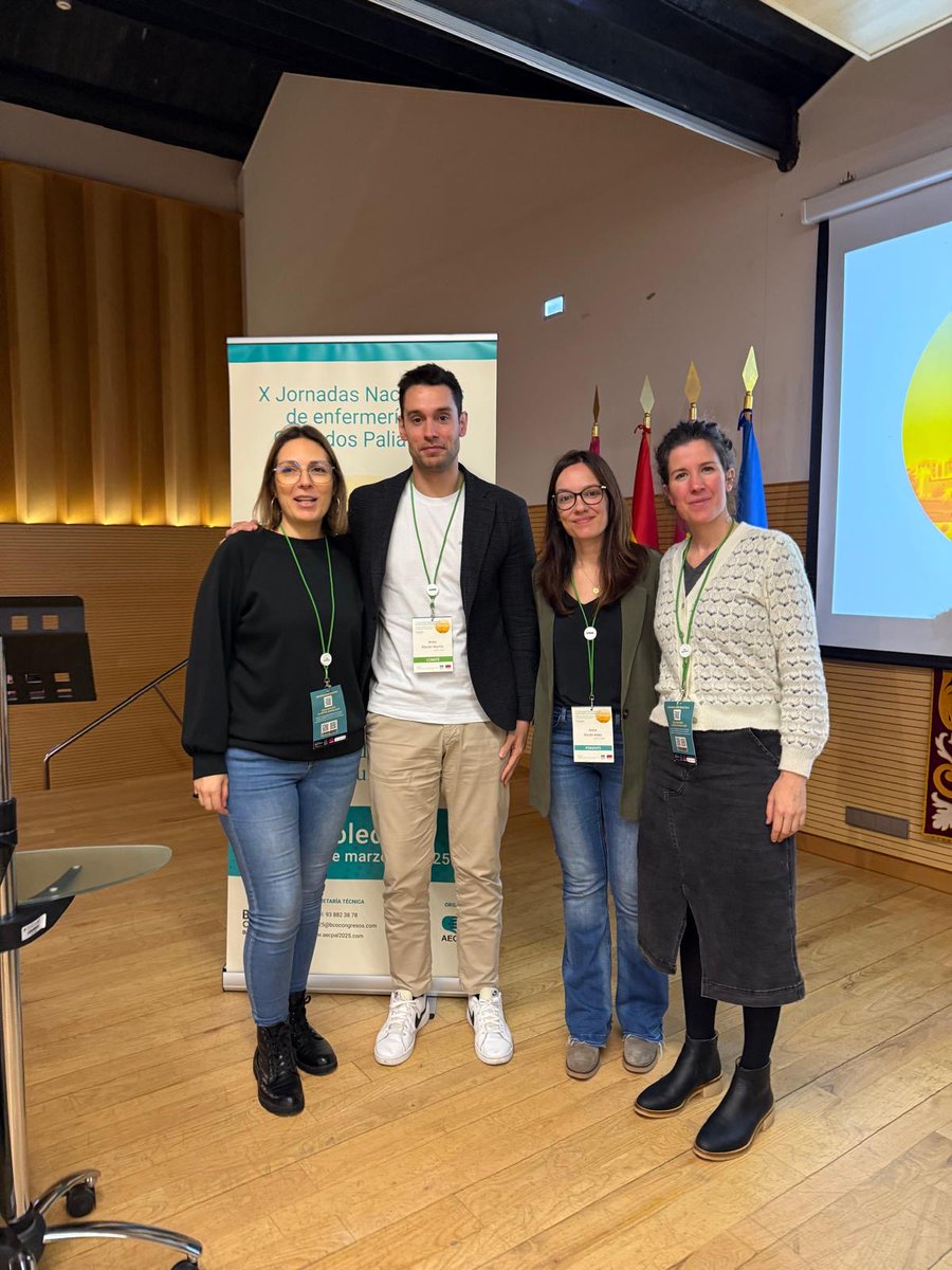 Nuestra investigadora <a href="/alazne_belar/">Alazne</a> participó en una plenaria de las X Jornadas Nacionales de Enfermería en Cuidados Paliativos. 👏En su intervención habló sobre la pregunta de la dignidad en el cuidado personalizado, y su efecto en los pacientes y profesionales.