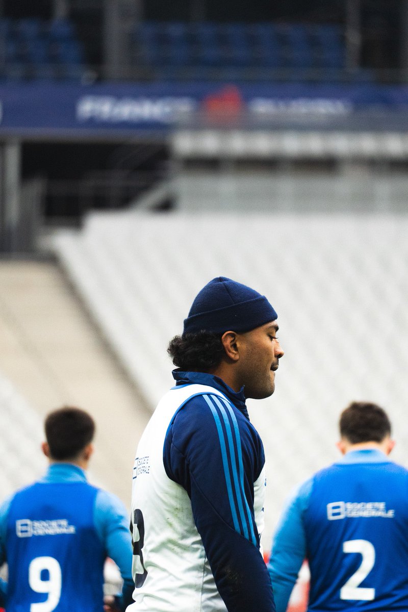 OvalieMedia's tweet photo. En direct du Captain Run avec le XV de France 🇫🇷 

#SixNations2025 #rugby #france https://t.co/0kyMLU3bVr