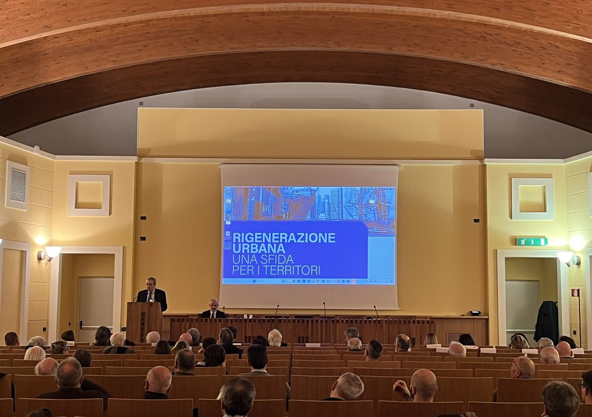gasparripdl's tweet image. A #Brescia ho parlato di Rigenerazione Urbana con #Ance. La legge è arrivata al punto della discussione degli emendamenti e bisogna ringraziare anche i diversi ordini professionali che hanno saputo lavorare insieme per un unico obiettivo. Siamo fiduciosi!