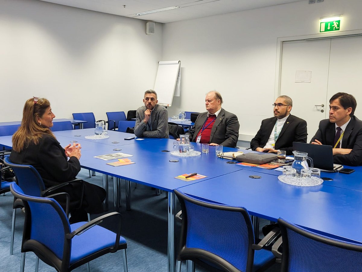 #Agenda | En el cierre de la Comisión de Estupefacientes en Viena 🇦🇹, la delegación del <a href="/MinjusticiaCo/">MinJusticia Colombia</a> 🇨🇴 se reunió con la Cruz Roja, la Media Luna Roja, <a href="/VillaMaraini/">Fondazione Villa Maraini-CRI</a> y <a href="/KnowmadInstitut/">Knowmad Institut 🧠</a> para impulsar una iniciativa conjunta sobre reducción de riesgos y daños, promoviendo una