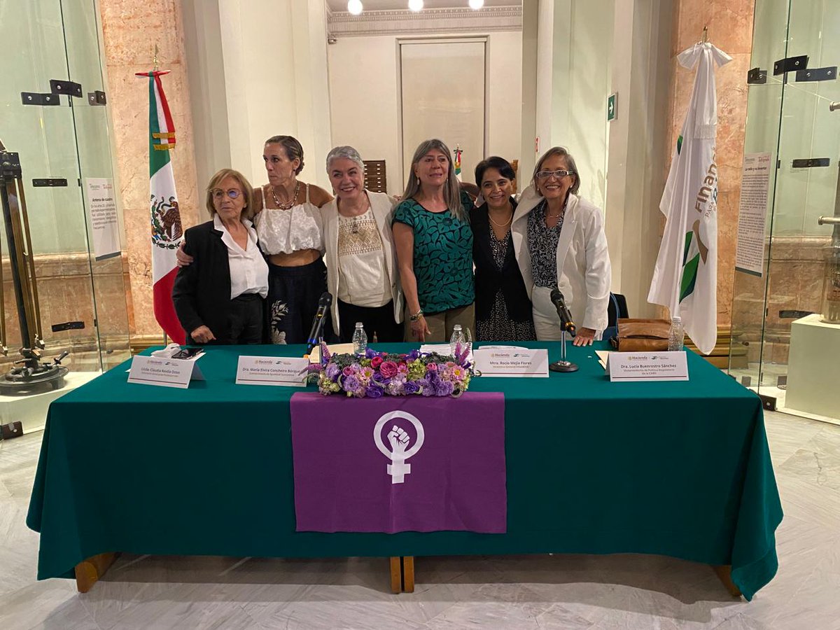 CONAPO - Consejo Nacional de Población (@conapo_mx) on Twitter photo Durante el #Foro "Finanzas Inclusivas con Perspectiva de Género y Sustentabilidad Ambiental", tuve el gusto de saludar a Rocío Mejía, titular de <a href="/FinabienMex/">Financiera para el Bienestar México</a> y a Elvira Concheiro, Subsecretaria de Igualdad Sustantiva de <a href="/mujeresgobmx/">Secretaría de las Mujeres</a>.
<a href="/GabrielaRodr108/">Gabriela Rodriguez</a> Durante el #Foro "Finanzas Inclusivas con Perspectiva de Género y Sustentabilidad Ambiental", tuve el gusto de saludar a Rocío Mejía, titular de <a href="/FinabienMex/">Financiera para el Bienestar México</a> y a Elvira Concheiro, Subsecretaria de Igualdad Sustantiva de <a href="/mujeresgobmx/">Secretaría de las Mujeres</a>.
<a href="/GabrielaRodr108/">Gabriela Rodriguez</a>