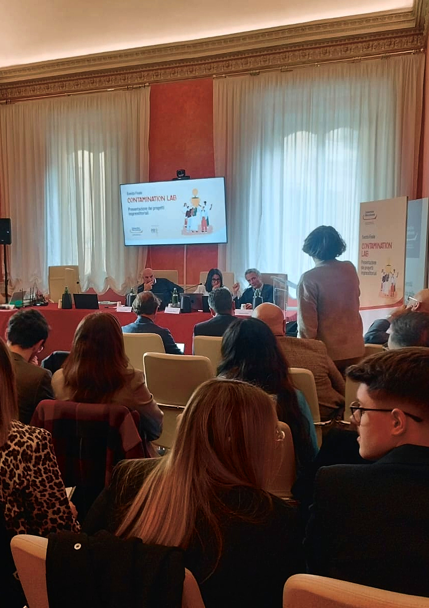 012factory's tweet photo. Il gran finale del #ContaminationLab. Oggi nella sede di #UniversitasMercatorum a #Roma abbiamo vissuto una giornata straordinaria con la presentazione dei progetti imprenditoriali nati dal Contamination Lab. I team vincitori hanno accesso a un percorso di incubazione. https://t.co/RrKNn7dANt