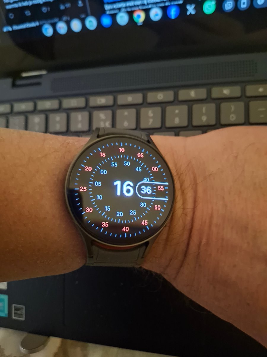 Gentleman_VH's tweet image. Ja, sommige mensen krijgen kortsluiting van deze watchface. Toch vind ik &apos;m erg fijn! #Concentric