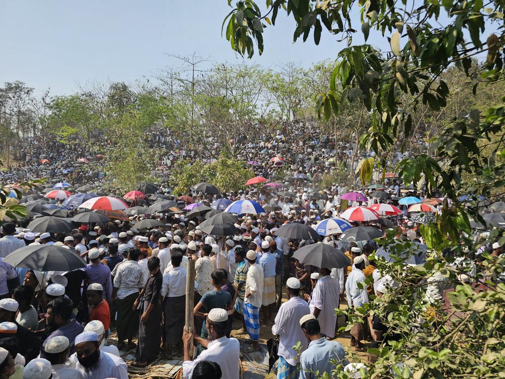 Rohingyatographer Magazine (@rohingyamakzin) on Twitter photo Rohingya people gathered in the camp, listening to messages of hope from the <a href="/ChiefAdviserGoB/">Chief Adviser of the Government of Bangladesh</a> and <a href="/antonioguterres/">António Guterres</a> , the secretary general of the United Nations .Thank you for standing with us. Your solidarity fuels our strength.
#Rohingya
#HopeAndJustice
📷 <a href="/SahatZia_Hero/">Zia Hero</a> Rohingya people gathered in the camp, listening to messages of hope from the <a href="/ChiefAdviserGoB/">Chief Adviser of the Government of Bangladesh</a> and <a href="/antonioguterres/">António Guterres</a> , the secretary general of the United Nations .Thank you for standing with us. Your solidarity fuels our strength.
#Rohingya
#HopeAndJustice
📷 <a href="/SahatZia_Hero/">Zia Hero</a>