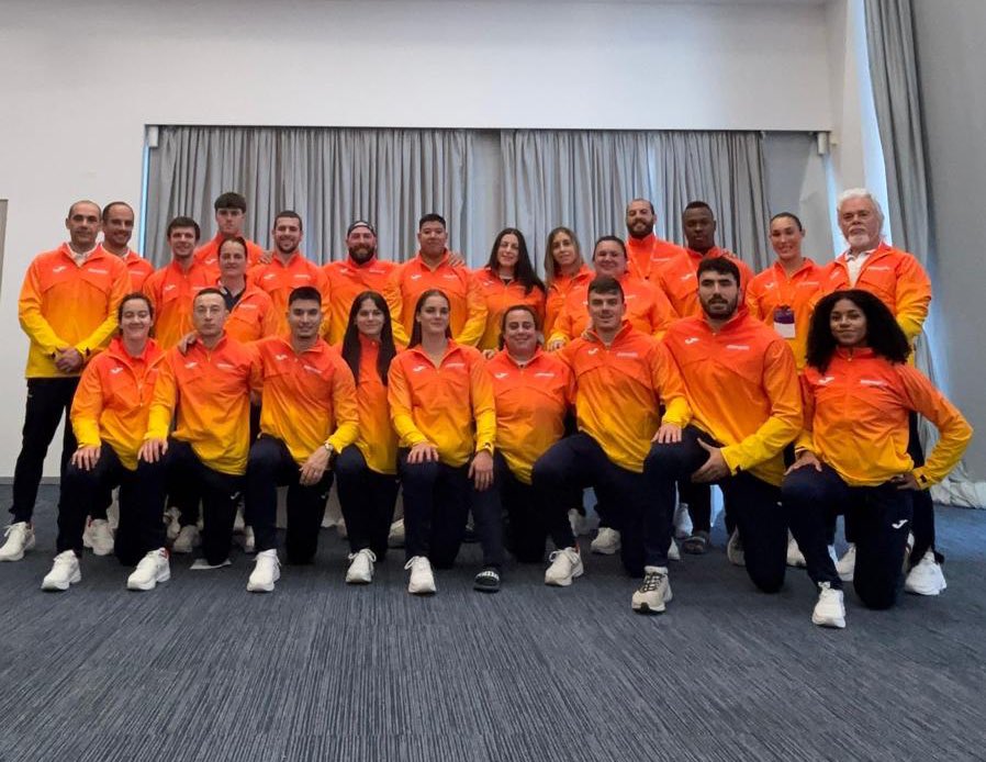 atletismoRFEA's tweet photo. Desde Nicosia, preparados para la acción 💪🏼

#EspañaAtletismo ante su fin de semana de lanzamientos 🚀 

➡️ Copa de Europa de Lanzamientos

📺  https://t.co/XScYFJK1Oz

📊 https://t.co/1mCxyE6tyH

#PasiónPorCompetir https://t.co/gtHPsGUm1O