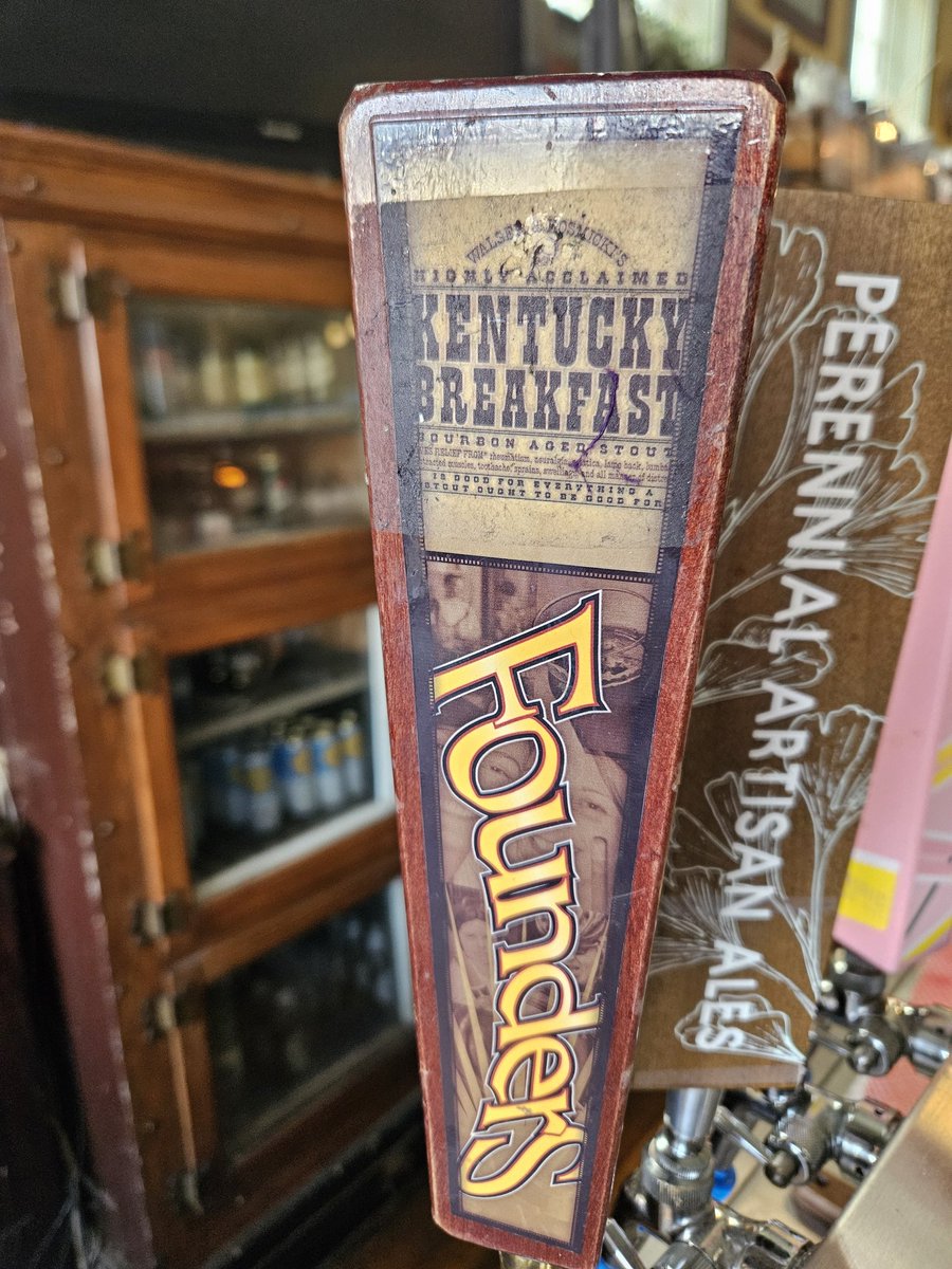 gersthausevv's tweet photo. On tap now: @foundersbrewing KBS Double Oaked, @StoneBrewing House IPA, @dogfishbeer @GratefulDead Juicy Pale Ale. @QuaffOnBrewing Peanut Butter Busted Knuckle,  @WarPigsBrewing The Imperial Geezer!  @Evillebeerrep @IndianaOnTap @CavBeerIN @monarchdistro https://t.co/pUm6bkr6a2