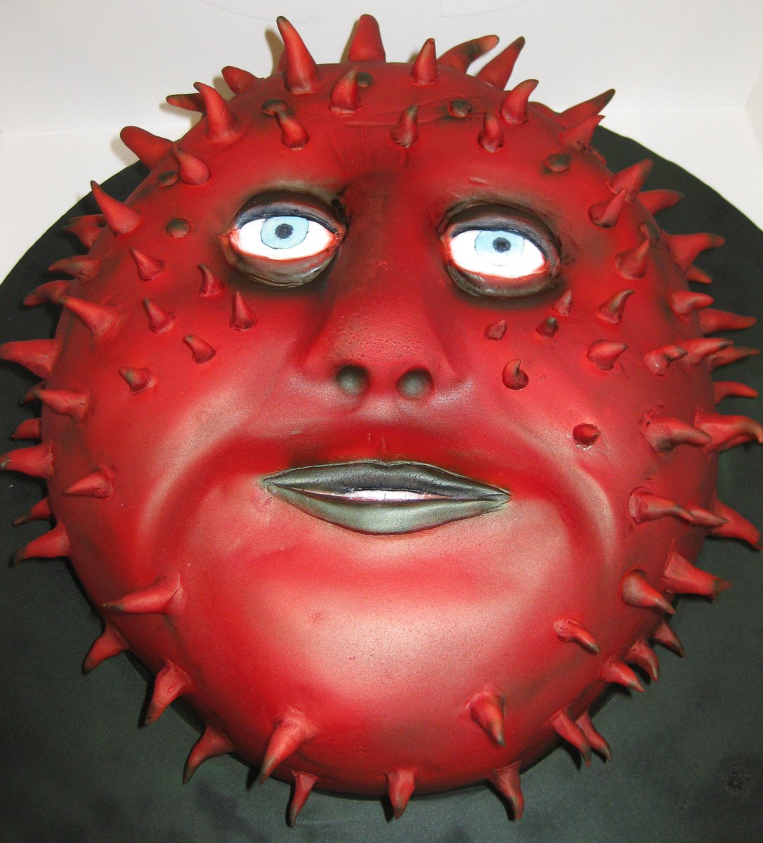 floellaumbagabe's tweet photo. Babe, is everything okay? You've barely touched your Bannakaffalatta cake... https://t.co/4JQuNUXzTJ