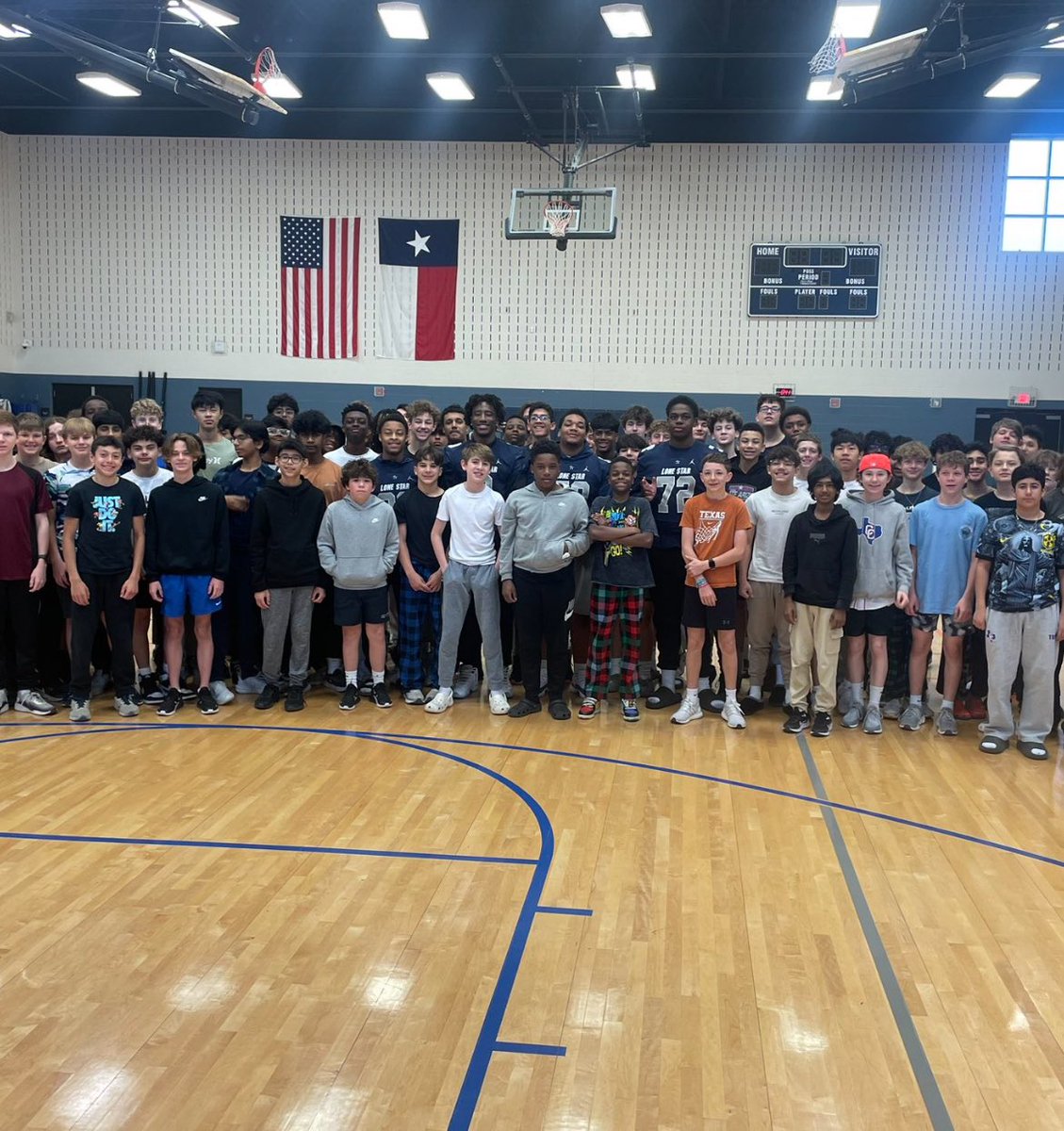 Hunch0deuce1's tweet photo. Great morning, went back to my old stomping grounds Thanks to my coaches for selecting me to do this! @LSHS_FBRecruits @CoachJRayburn https://t.co/X0Fw2BvaR1