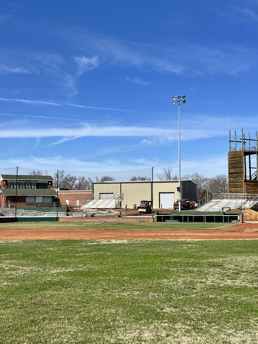 BandysBaseball's tweet image. Gameday vs that school on the other side of 16!  Suppose to be a nice day so let’s fill it up under the water tower!  A lot of changes and hard work around the stadium so come check it out! Jv at 4:00 and varsity to follow!  #bhs #stayconnected