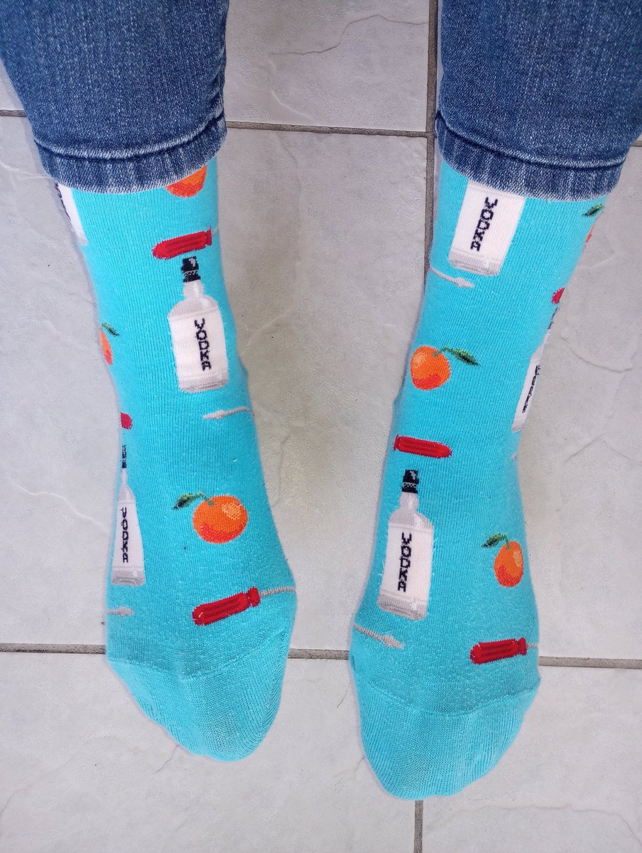 mariamin59's tweet image. Happy Fri YAY 😁🤩 this is my post for #funsocks ...a #screwdriver theme cuz clearly I need a drink! Cheers 🥂
