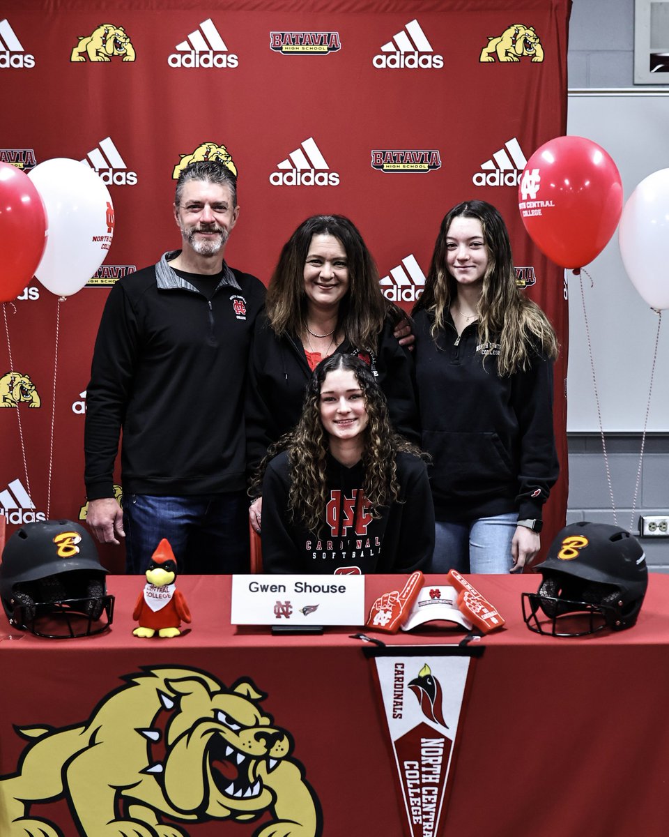 It's official! ✍️ #cardinalbound #GoCards <a href="/venustaylor1mom/">Venus Taylor</a> <a href="/NCC_softball/">Softball</a>