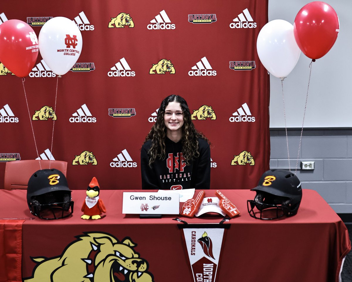 gwenshouse08's tweet photo. It's official! ✍️ #cardinalbound #GoCards @venustaylor1mom @NCC_softball https://t.co/z6ElCzSLmH