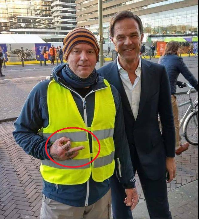 BertrandPoelst1's tweet photo. Rutte, onze geliefde Minister President.... https://t.co/Zz7EtV6tjp