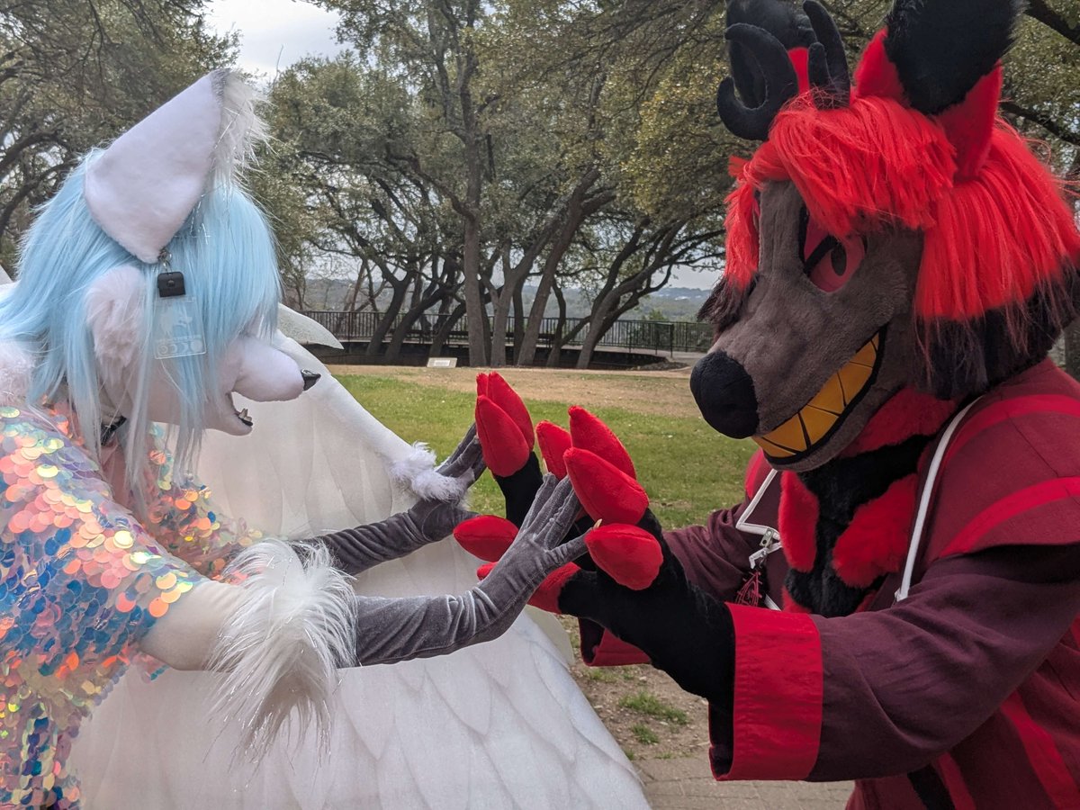 meatb0ne's tweet photo. Meeting the amazing .@alastorsmiley ! Happy #FursuitFriday 🦊🪽 🙌 🦌🩸 https://t.co/2i6UXRLXG1