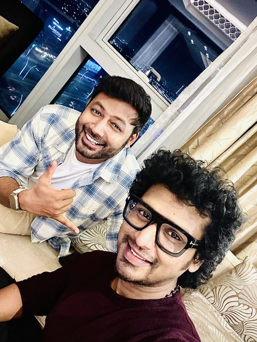 PraveenRaja_Off's tweet image. Happy Birthday Nanba @Dir_Lokesh!.!!
Wishing you only Love and Good health ❤️🤗
