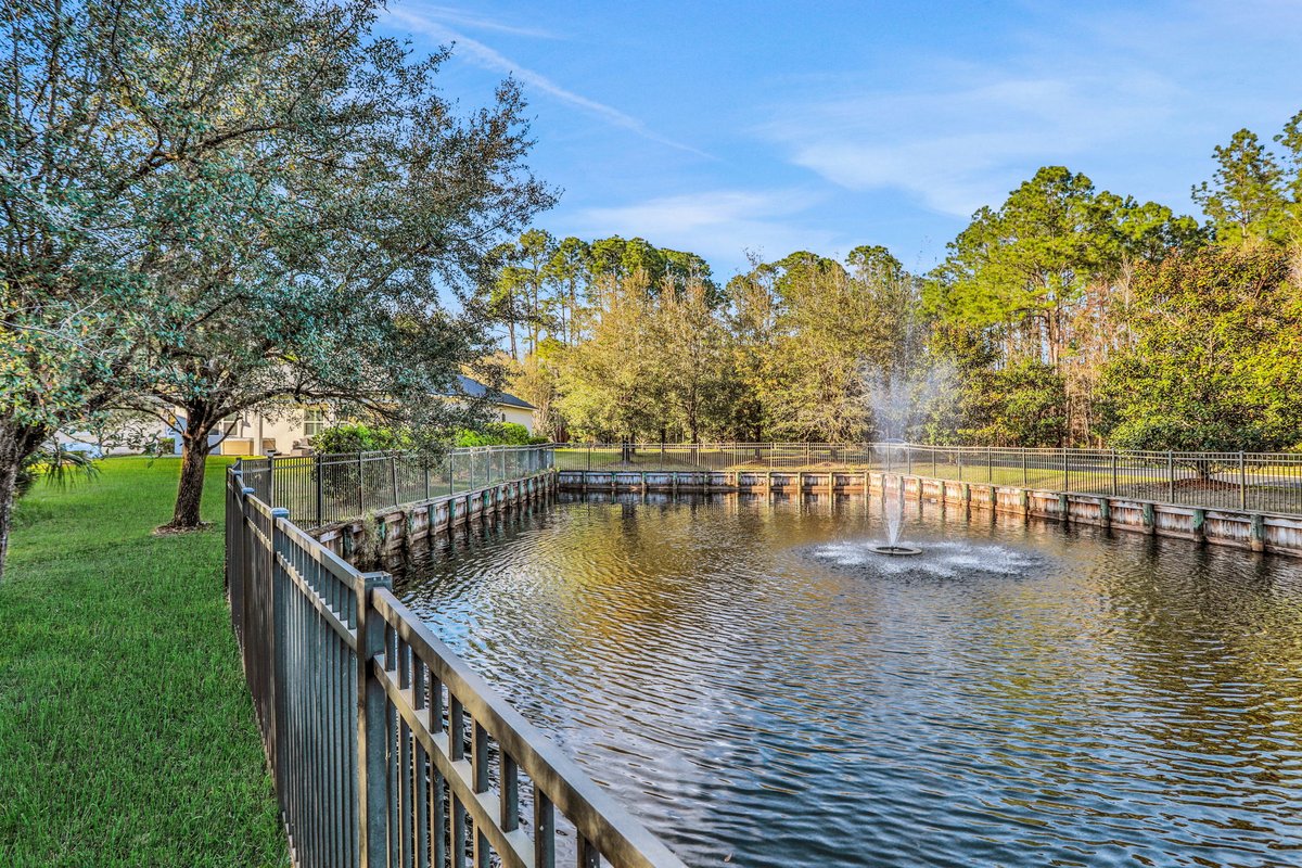 realty_eric's tweet photo. Looking for stylish &amp; serene living?  Then look no further than this beautiful 3 bed 2.5 bath home in the gated community of Woodlake in St Augustine, FL.  #realestateagent #homeforsale #floridaliving #ericandstaceyrealestate https://t.co/TvDH2Xe5qi
