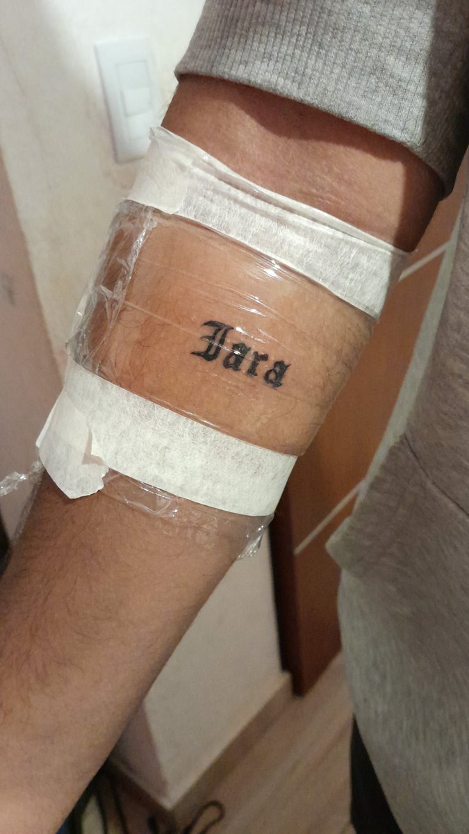 Yaraconi_'s tweet photo. Está re loco este chabón 😭😭😭😭😭😭😭😭😭🤧 https://t.co/bbvd9mFzys