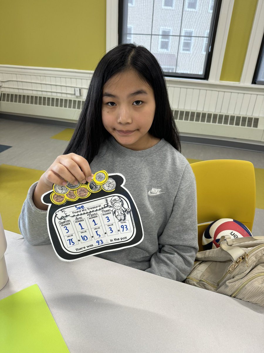 Ourbrightfutur1's tweet photo. In Financial Literacy this week, our WPI Program students made pots of gold! If only they were real!! 😉 

Thank you Cornerstone Bank for another fun, festive, and educational activity!

#financialliteracy #financialeducation #gold #potofgold #stpatricksday #OurBrightFuture https://t.co/GPFCLsH9Dv