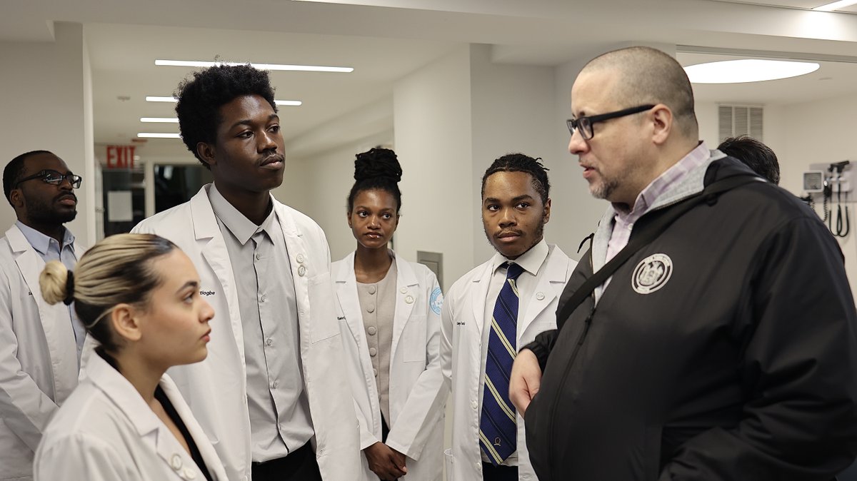CUNYMed's tweet image. CUNY Medicine welcomed @NYSenatorRivera today and showed the Senator what makes our public medical school unique. From our 7 year accelerated MD program, to our dedication to student success, CUNY Medicine is producing the healthcare professionals that New York wants to see.