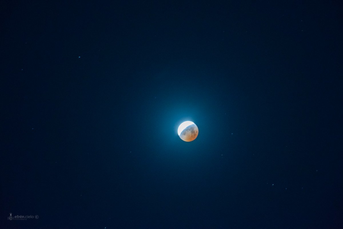 Efren_Cielo's tweet image. 📸   El movimiento de la luna, en el eclipse total de hoy el viernes 14 de marzo de 2025. 

#México #Puebla #luna #eclipse  #eclipselunar #Eclipse2021 #Fotografía #fotógrafo  #ecielom #EfrenCielo © 🇲🇽