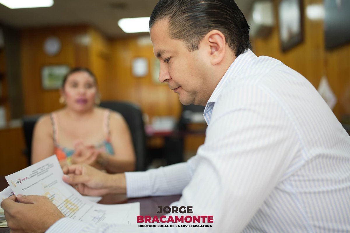 JORGEBRACA's tweet photo. El humanismo mexicano es la base de nuestro movimiento, fundado por nuestro máximo líder, Andrés Manuel López Obrador, y que hoy continúa con nuestra Presidenta Claudia Sheinbaum.

Para seguir avanzando en el Segundo Piso de la Cuarta Transformación, es fundamental estar cercanos a la gente, escuchando sus inquietudes y trabajando en territorio.

Nuestras audiencias continúan, más cercanos que nunca, a ras de suelo, porque el pueblo manda y su voz es la guía para seguir construyendo un mejor futuro para Tabasco y para México. 
*¡Así lo estamos haciendo!*