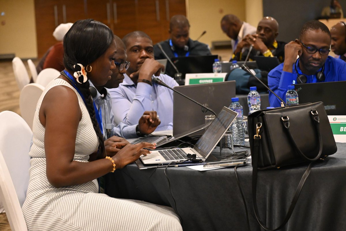 Over Days 2-4, participants analyzed data quality, regional epidemic trends &amp; national surveillance reports. Emphasis was placed on integrating human &amp; animal health data to enhance #OneHealth surveillance, strengthening info-sharing &amp; outbreak response across #ECOWAS. #WAHO