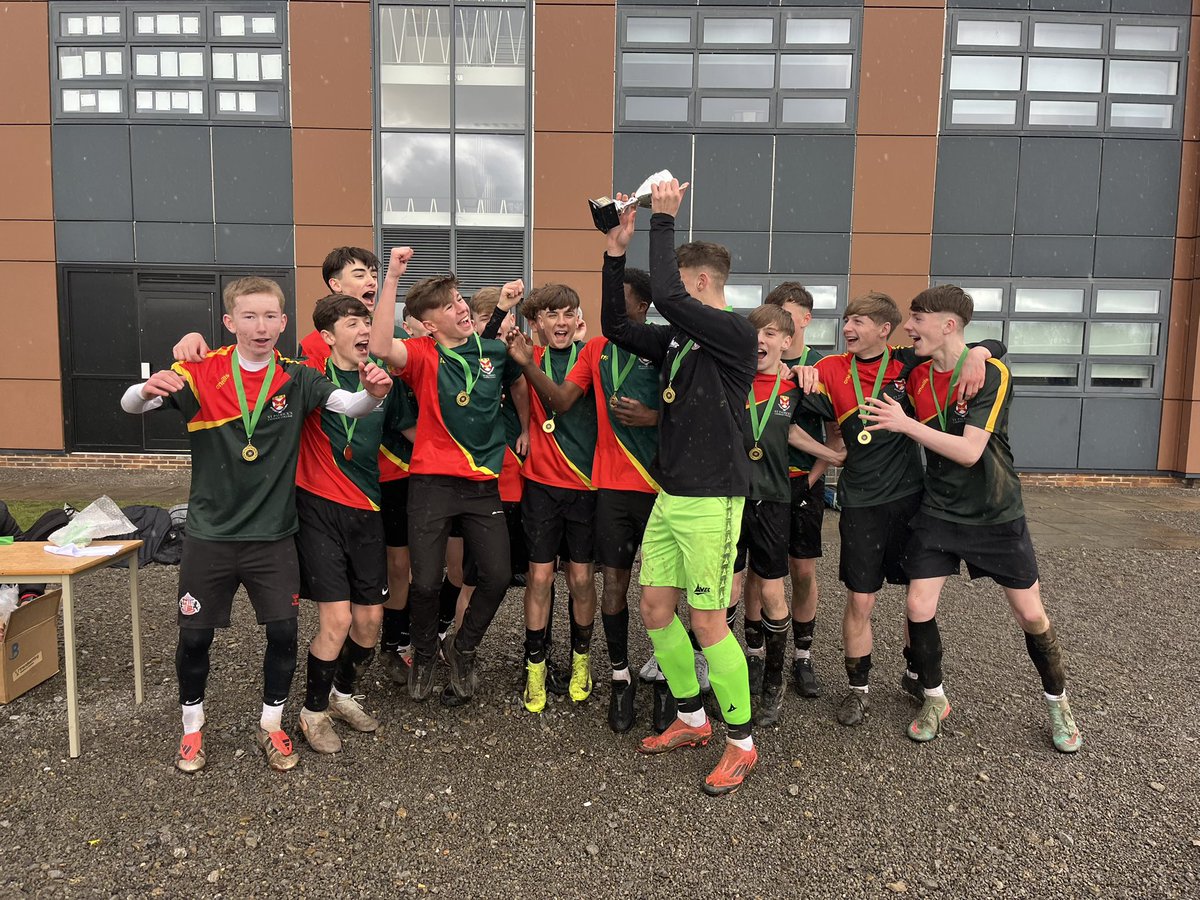 MalDickenson's tweet photo. A canny few days for the Y10 legends of St Patrick’s, Thornaby.
Qualified for the ESFA National finals on Tuesday, then today coasted to the T6 cup.
#NPCAT @NPCAT_Sport @GaryAPhilipson
Ha’way The Pats. https://t.co/DXgLPQWHq8